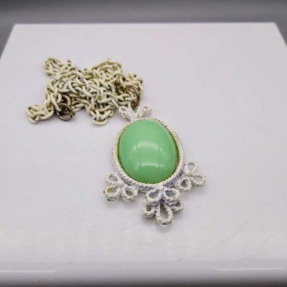 Vintage White Enamel Chain Necklace with Oval Mint Green Cabochon Pendant in Fan - Picture 5 of 6